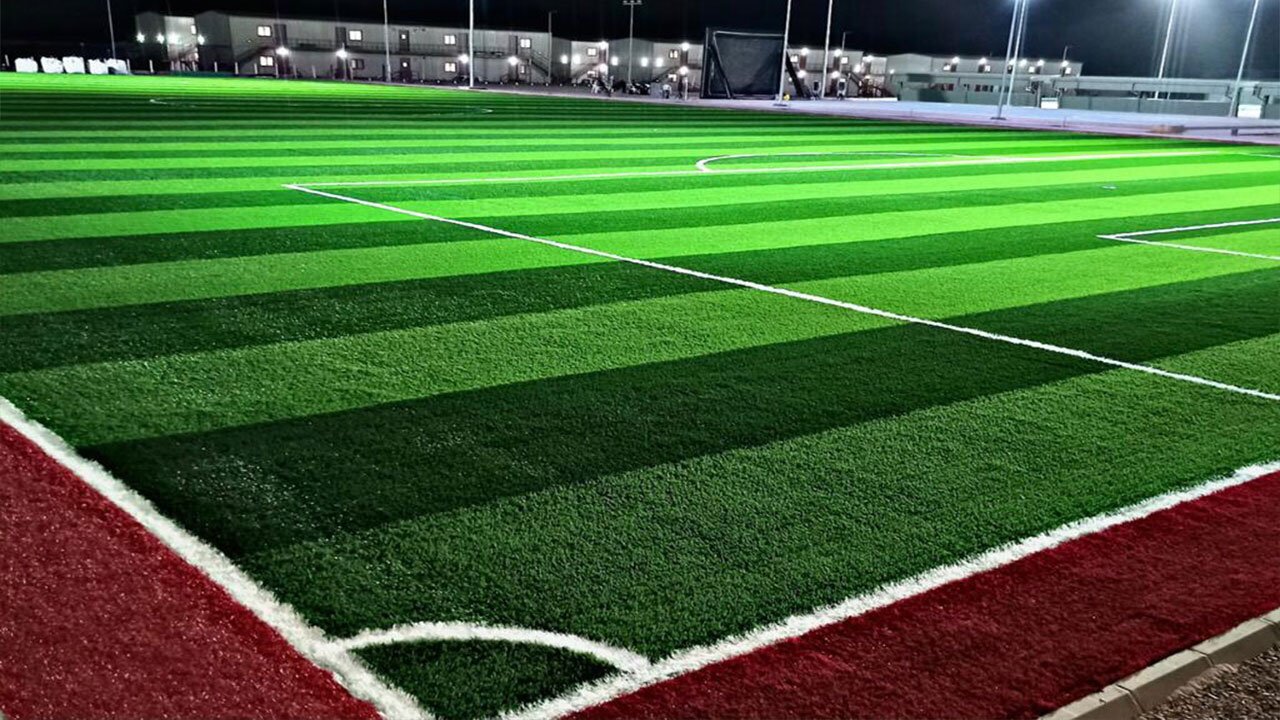 العشب الصناعي للملاعب في الرياض